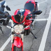Ducati Monster 696 +