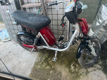 Z-Tech Scooter Elettrico (Per Ricambi o Restauro)