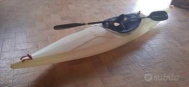 Kayak con pagaia