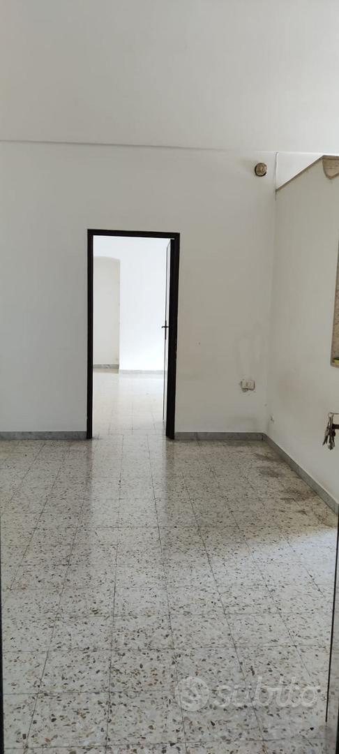 Casa indipendente con terrazzo e box - Vista 5