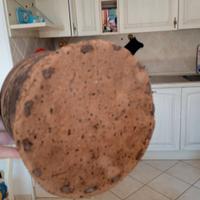 Ferro da stiro antico e contenitore per il latte a