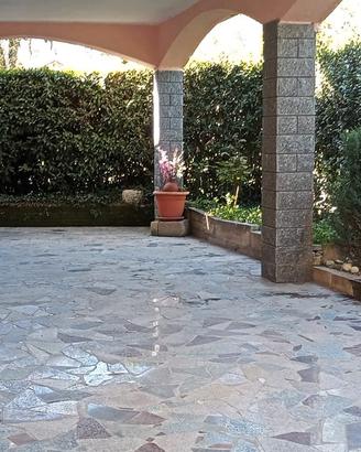 Camera ammobiliata in villa privata