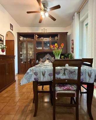 3 LOCALI A MONTECASTRILLI