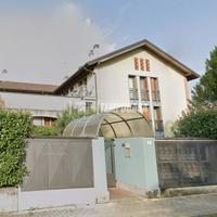 TRE LOCALI CON CUCINA ABITABILE , DOPPI SERVIZI ,