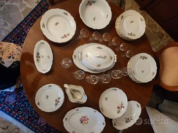 N. 52 Pezzi di: Piatti ,fondine,piattini, bicchier