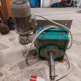 riduttore di giri con motore trifase 