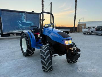 Trattore new HOLLAND TCE 50 F DT 4x4 gommato nuovo
