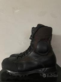 2 PAIA DI ANFIBI (estivi invernali)