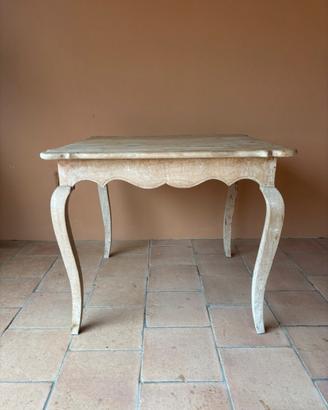 Tavolo decappato