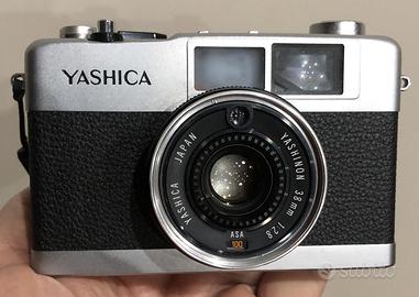 Yashica 35-ME con cinghia e tappo originale