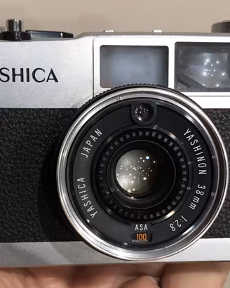 Yashica 35-ME con cinghia e tappo originale