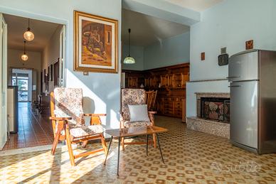 San Sperate. Ampia indipendente con cortile