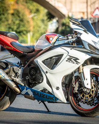 Suzuki GSX R 600 sport LUCKY STRIKE