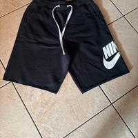Pantaloncini nike neri