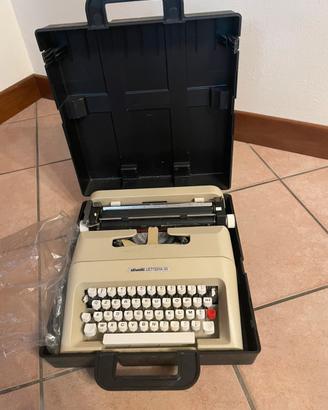 Macchina da scrivere Olivetti Lettera 35