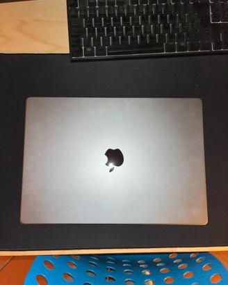 MacBook Pro M2 Pro 16”