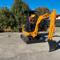 E272- Escavatore 18 q JCB 8018 allargabile