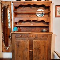 mobile in legno antico 