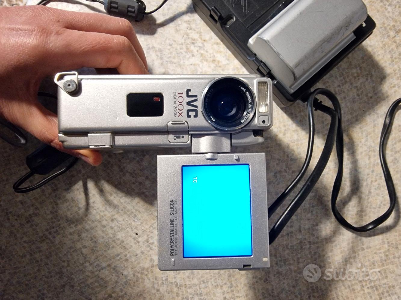 videocamera JVC mini DV - Audio/Video In vendita a Verona