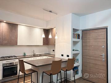 Luminoso Bilocale con Terrazzo & Balcone