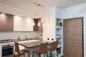 Luminoso Bilocale con Terrazzo & Balcone