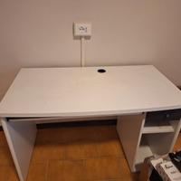 Scrivania per studio
