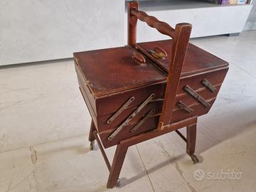 scatola in legno da cucito