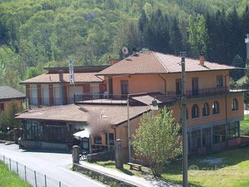 Immobile di 1100 m² con più di 5 locali e box auto