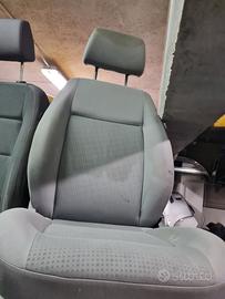 Sedile anteriore sx VOLKSWAGEN CADDY del 2010