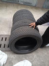 Pneumatici  invernali 215.55.18