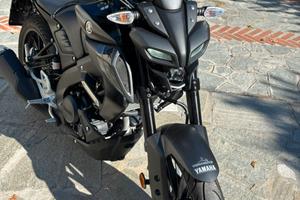 Moto Yamaha MT 125 nera