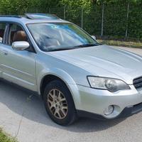 Subaru Outback 4x4 GPL gancio traino