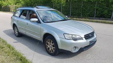 Subaru Outback 4x4 GPL gancio traino