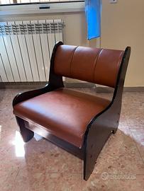 Poltrona di pelle e legno