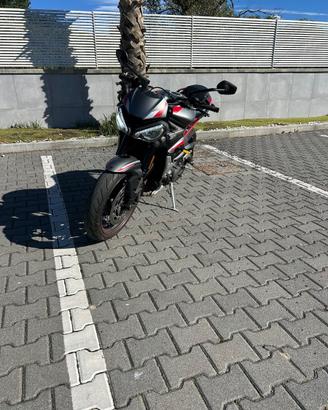 Triumph 765