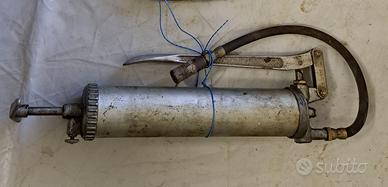 Ingrassatore manuale