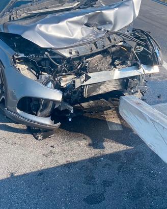 Mercedes gla 200d incidentata