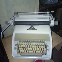 Macchina da scrivere