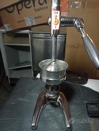 Spremiagrumi in acciaio