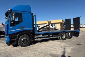 Iveco Stralis pianale con rampe idrauliche, ACCETT