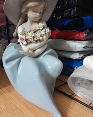 Bimba con i fiori Lladro' 
