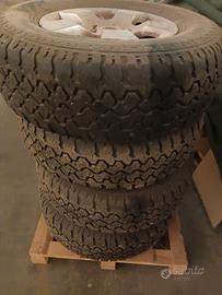 Cerchi e gomme Navara D40