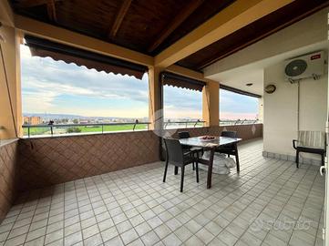 4 LOCALI A GIUGLIANO IN CAMPANIA