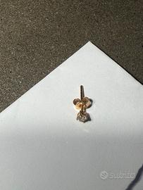 Orecchino singolo brillantino punto luce 18k 750