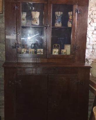 Antica credenza 