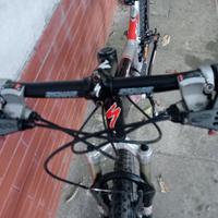 bicicletta Mountain bike