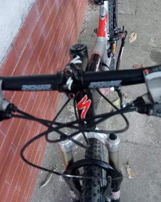 bicicletta Mountain bike