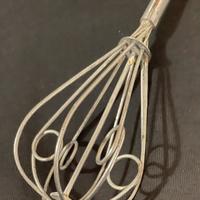 Frullino a stantuffo antico in ferro primi ‘900