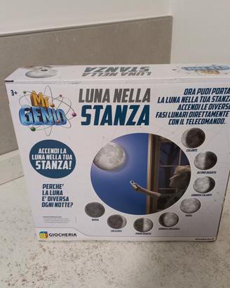 luna nella stanza giocattolo