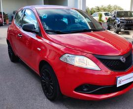 Lancia y Silver 1.0 Hybrid 70 CV